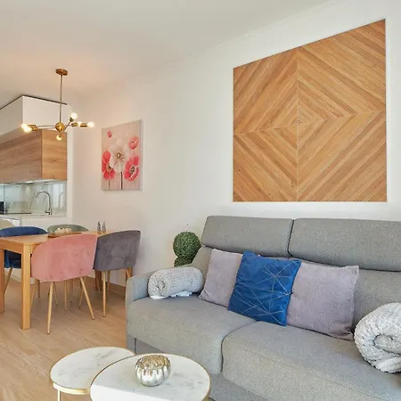 Nueva 22 In By Solaga Homes Appartement